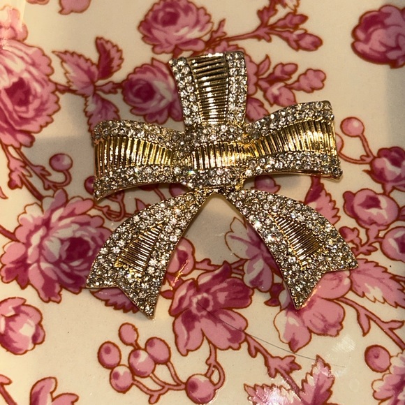 Jewelry - Gold Bow Brooch